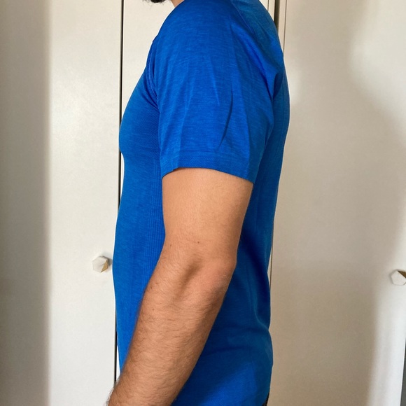 Lulu lemon t shirt - Picture 2 of 4